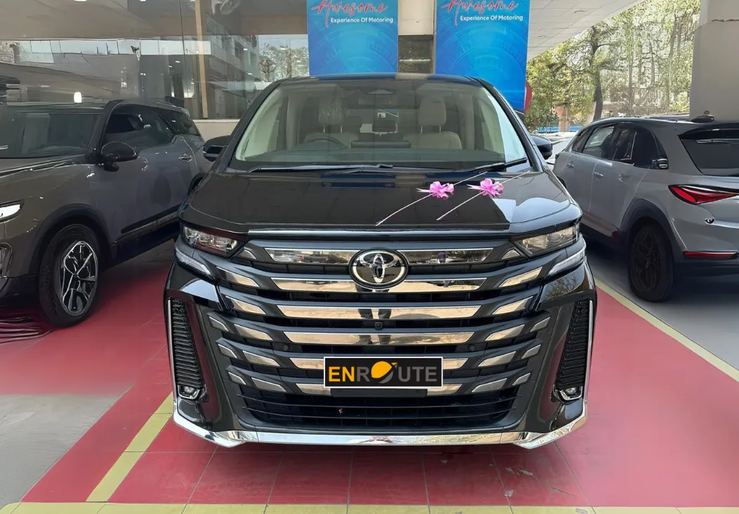 TOYATA VELLFIRE VIP MODEL